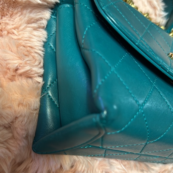 CHANEL Green Spirit Top Handle Crossbody Bag - Picture 13 of 16